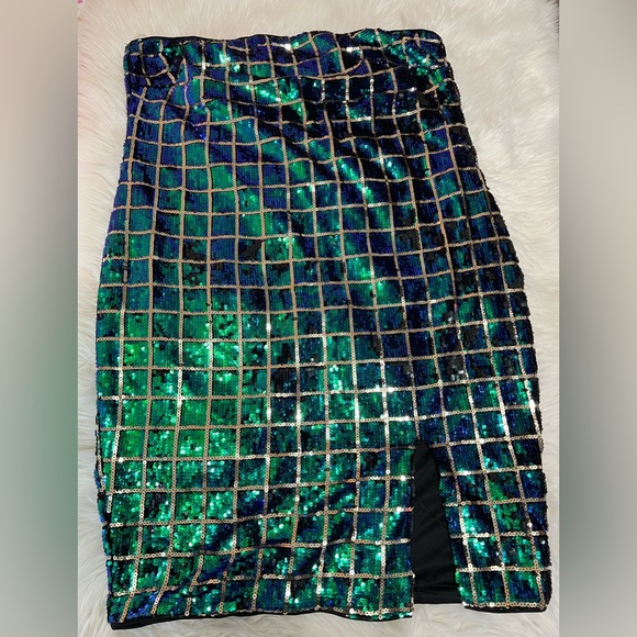 NWT On My Block Sequin Strapless Dress - Picture 7 of 12